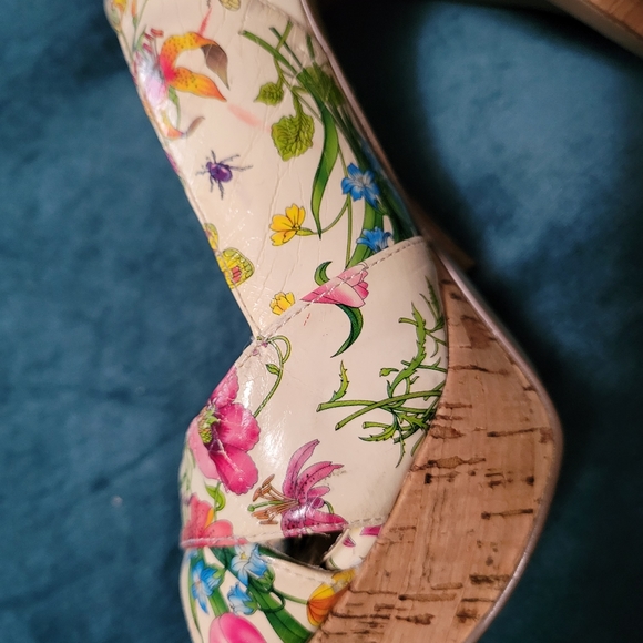Guess Vintage Floral Cork Slingback Heels - Picture 9 of 13
